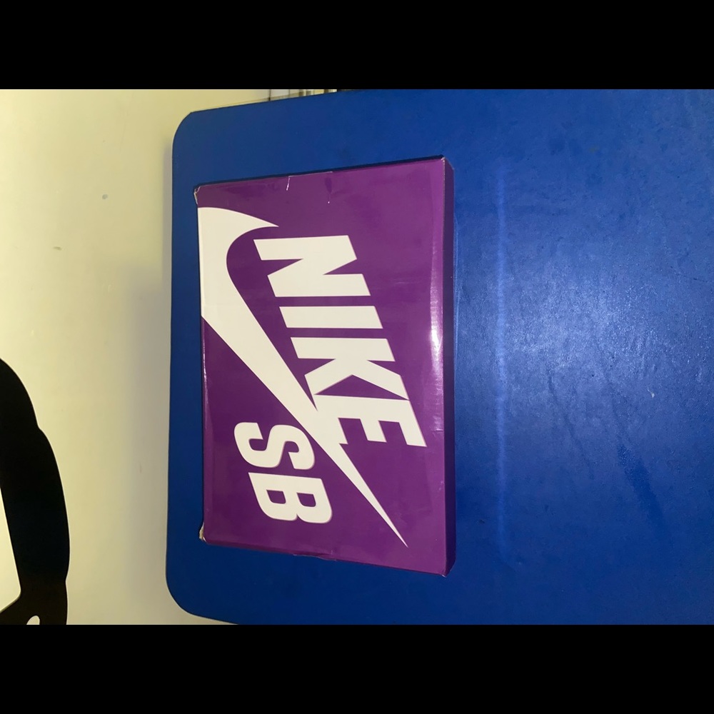 Supreme SB Dunk Lows